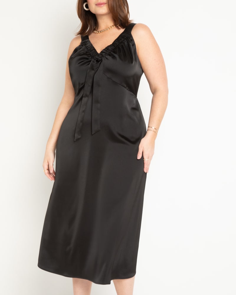 Front of a model wearing a size 24 Midi Dress With Ruched Neckline in Black Onyx by ELOQUII. | dia_product_style_image_id:299998